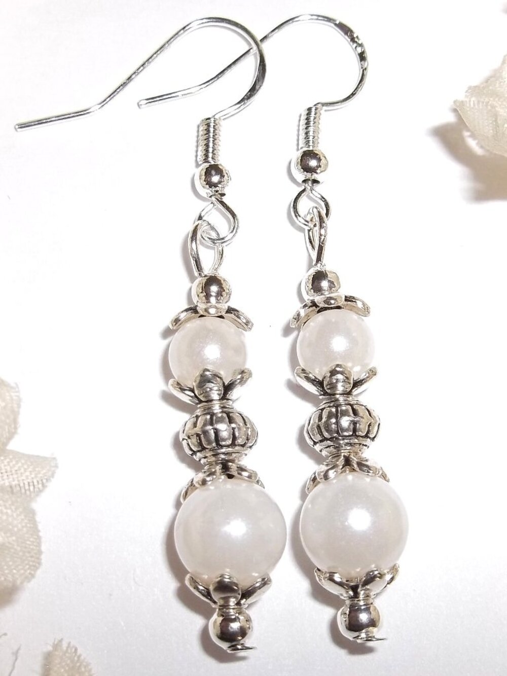 White Earrings, White and Silver Earring, Earrings, Dangle Earring, Earring D902